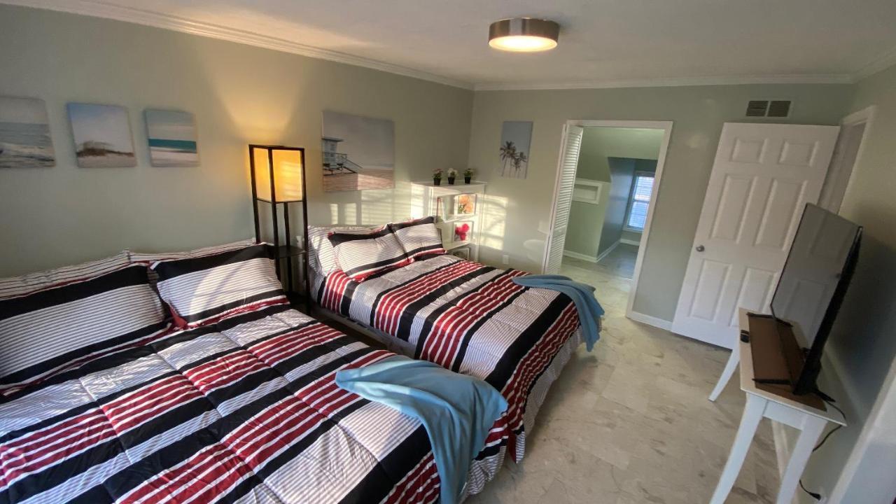 Here It Is! Cool Cape Cod-3 Br-2.5 Bath-12 Guests Olathe Extérieur photo
