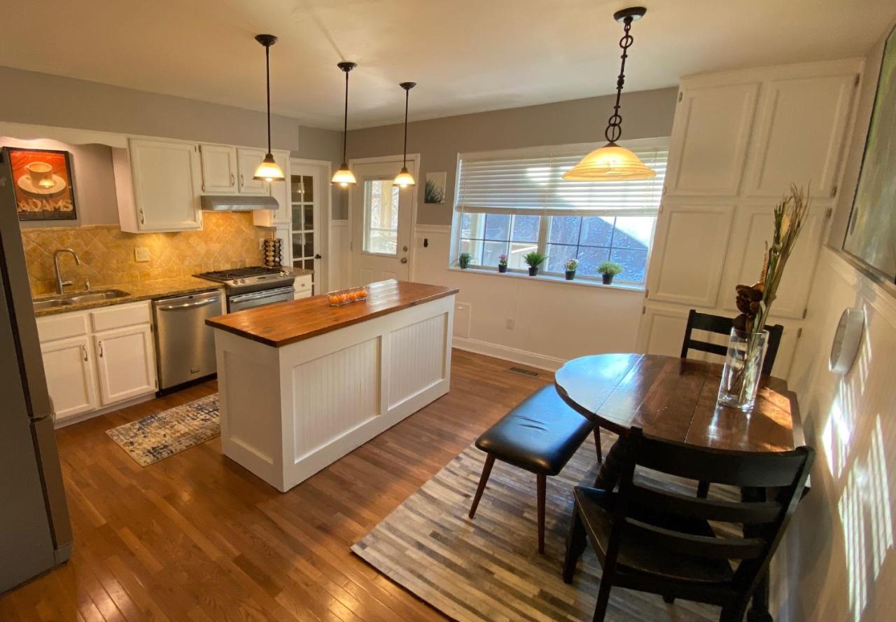 Here It Is! Cool Cape Cod-3 Br-2.5 Bath-12 Guests Olathe Extérieur photo