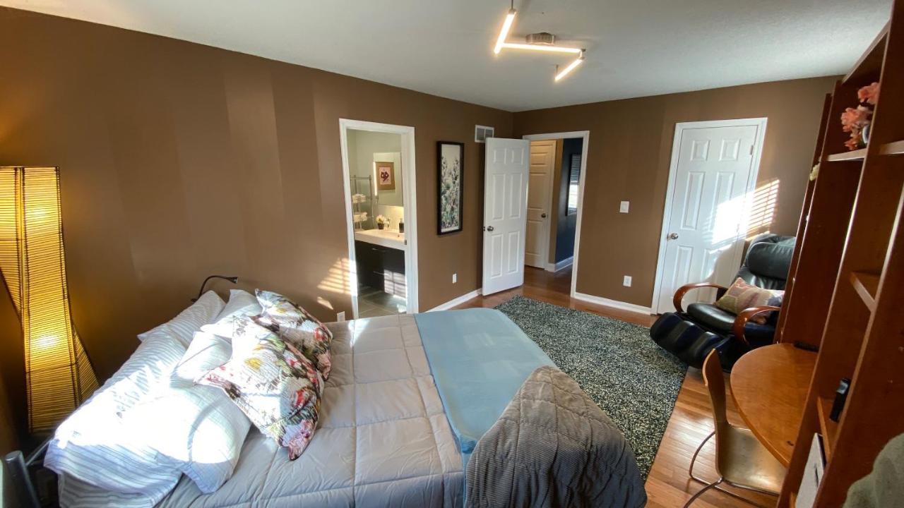 Here It Is! Cool Cape Cod-3 Br-2.5 Bath-12 Guests Olathe Extérieur photo